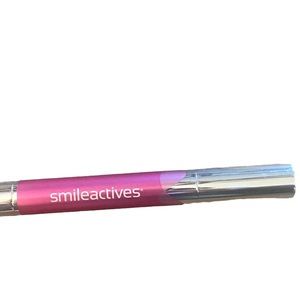 Smileactives Whitening Pen Winterberry 0.11 fl oz 3.3ml NEW NO BOX